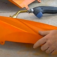 Bereid een plastic voor en verf het