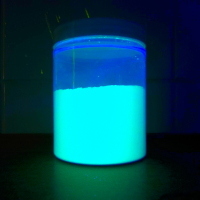 Doseer een fosforescerend pigment
