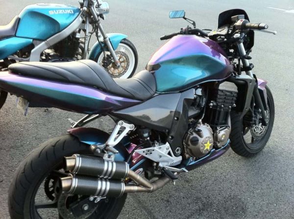 Hoe verf je een motorfiets?